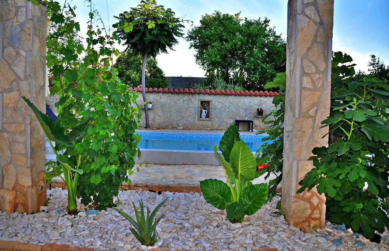 Azzuro Apartmani Pula